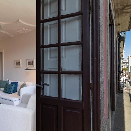 Porto 61 - Bright 2Br W/ Balcony By Lovelystay Bagian luar foto