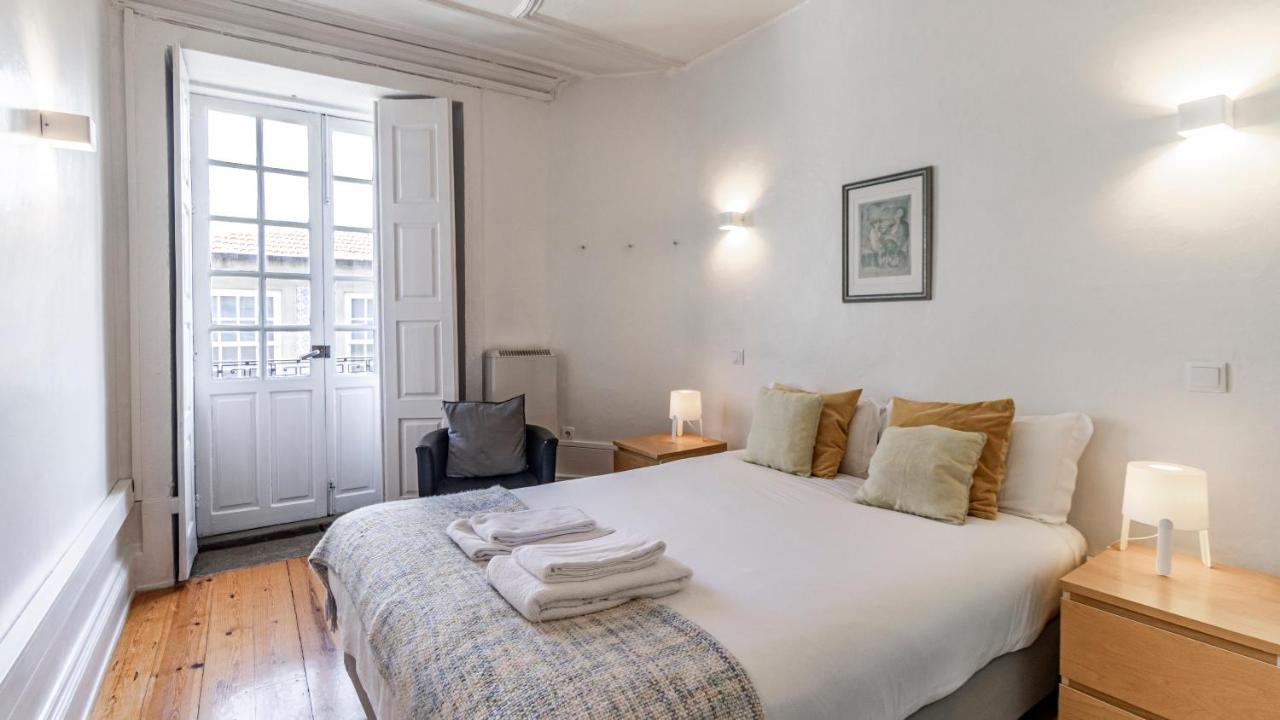 Porto 61 - Bright 2Br W/ Balcony By Lovelystay Bagian luar foto