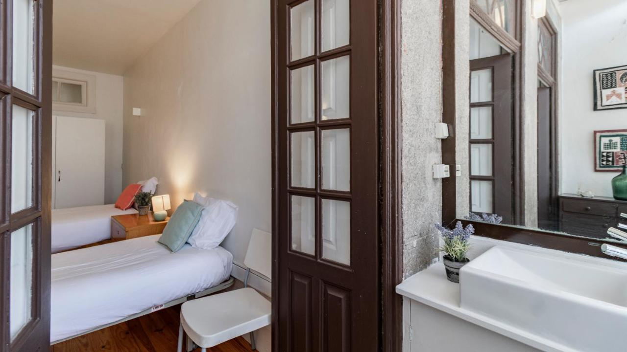 Porto 61 - Bright 2Br W/ Balcony By Lovelystay Bagian luar foto