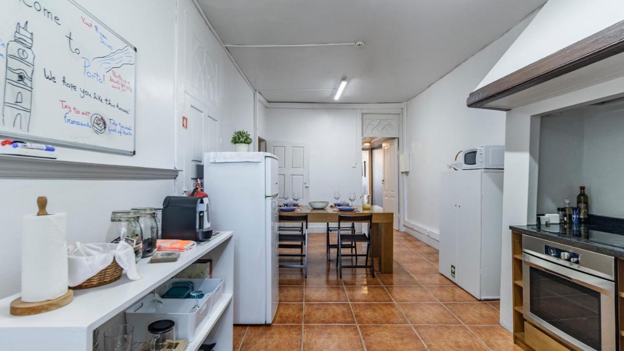 Porto 61 - Bright 2Br W/ Balcony By Lovelystay Bagian luar foto