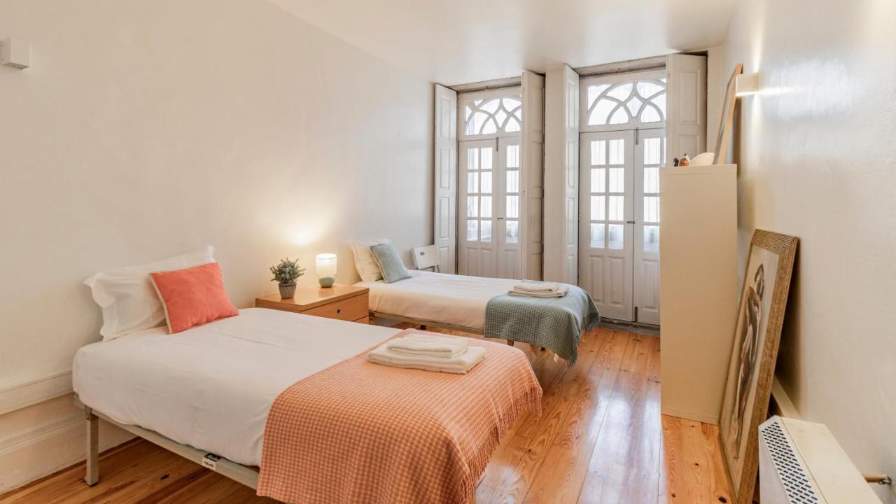 Porto 61 - Bright 2Br W/ Balcony By Lovelystay Bagian luar foto