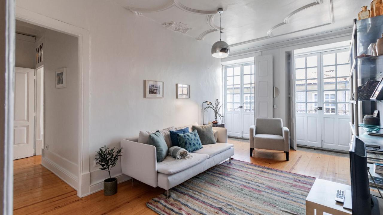 Porto 61 - Bright 2Br W/ Balcony By Lovelystay Bagian luar foto